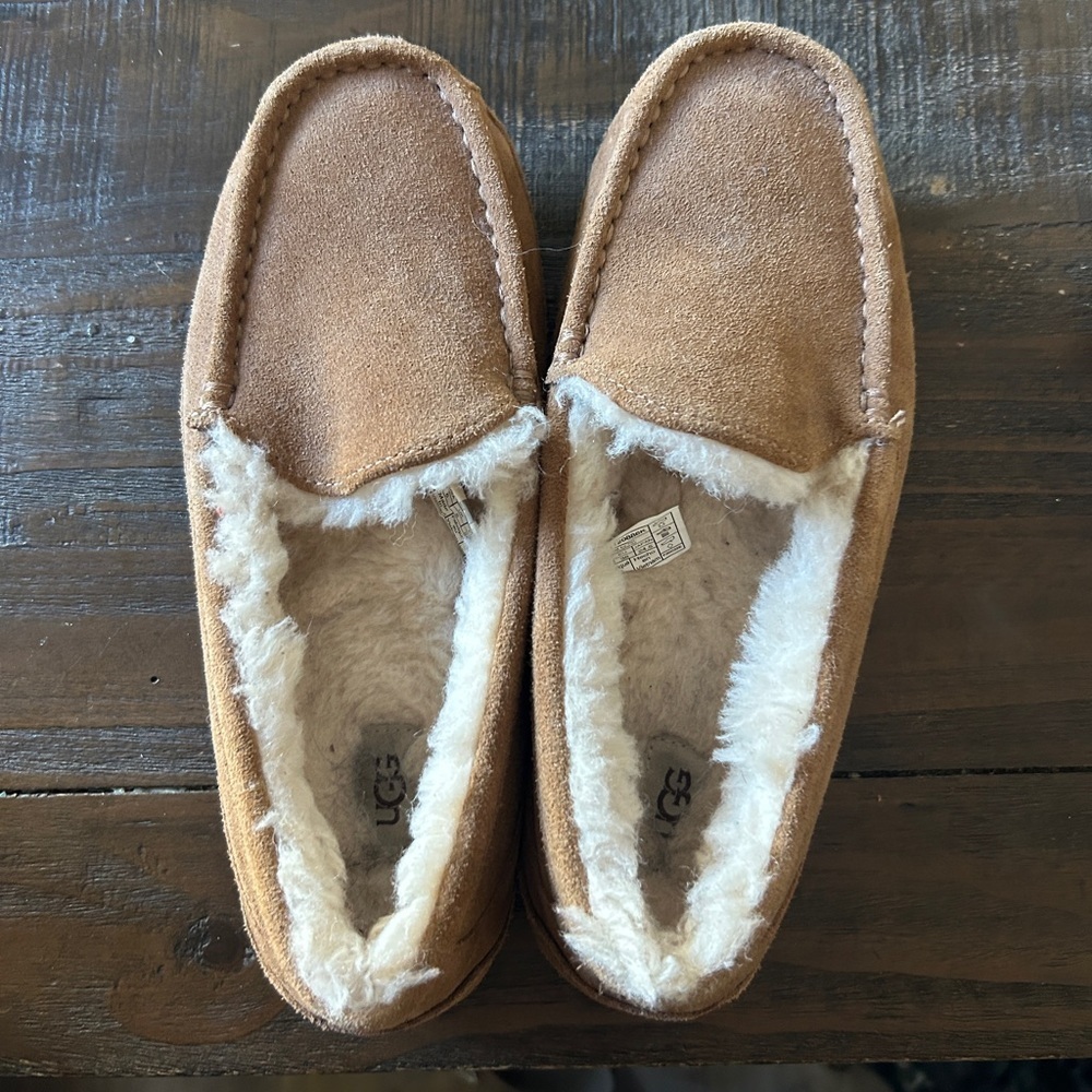 UGG Slippers Men’s Size 6 in Perfect Condition - Picture 3 of 4